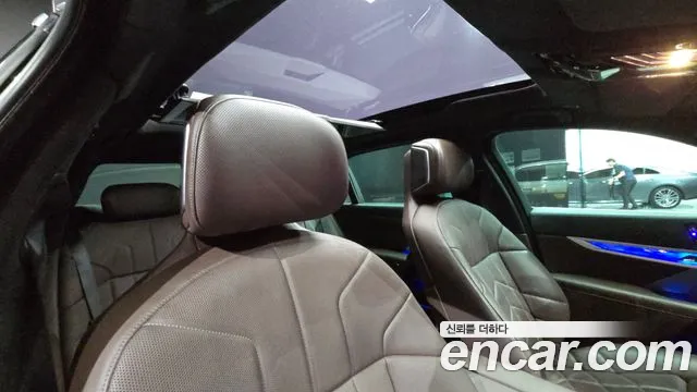 BMW 7 Series G70 — Фото автомобиля 25