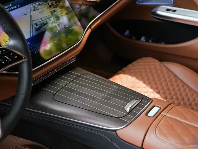Mercedes-Benz E-Class — Фото автомобиля 14