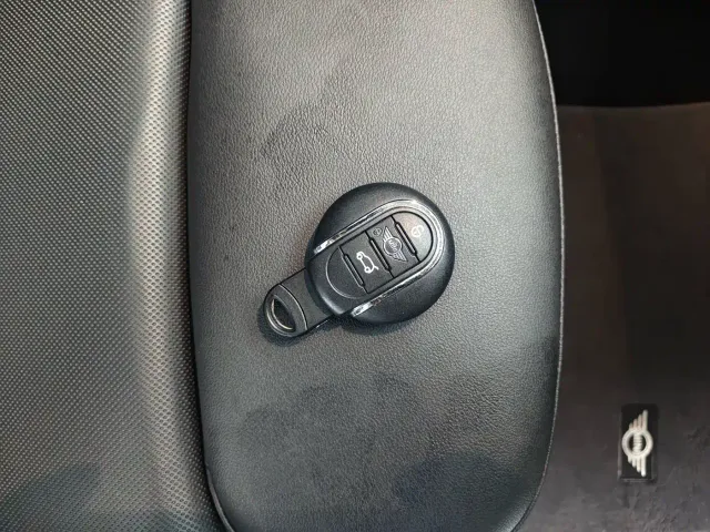 MINI Hatch — Фото автомобиля 4