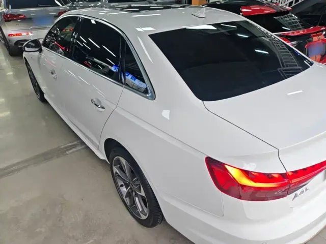 Audi A4L — Фото автомобиля 4