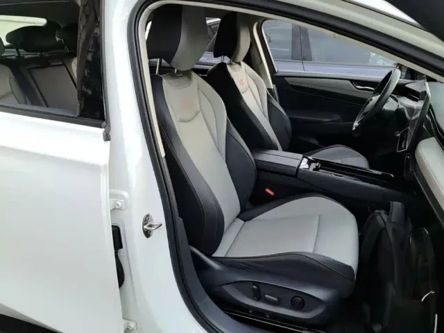 Volkswagen ID.7 Vizzion — Фото автомобиля 24