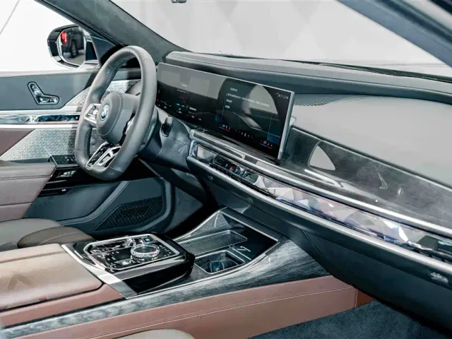 BMW i7 — Фото автомобиля 21