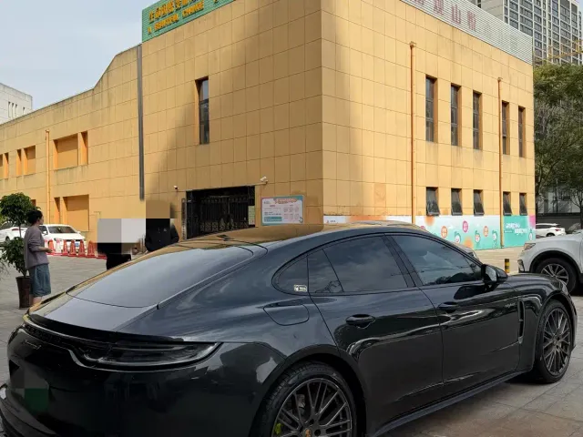 Porsche Panamera — Фото автомобиля 10