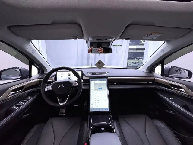 Xpeng P5 — Фото автомобиля 6
