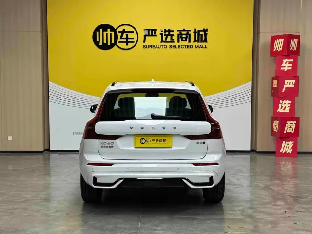 Volvo XC60 — Фото автомобиля 6