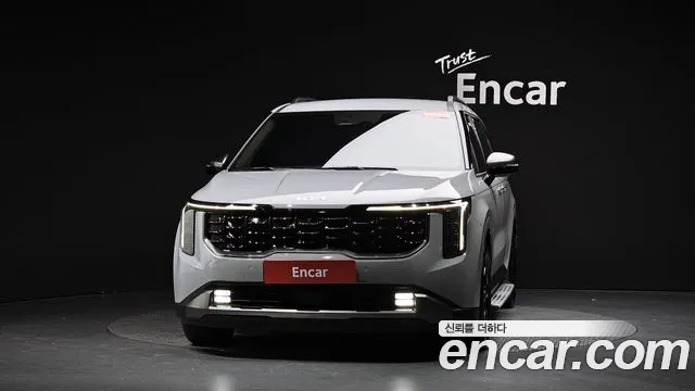 Kia Carnival Generation 4 — Фото автомобиля 3