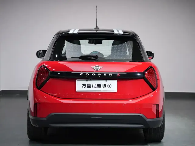MINI Hatch — Фото автомобиля 2