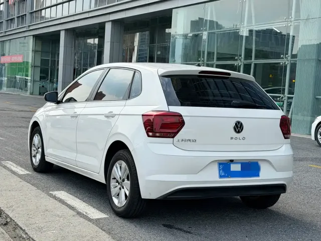 Volkswagen Polo — Фото автомобиля 4