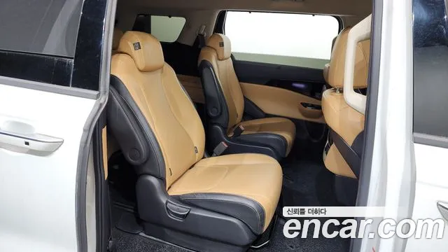 Kia Canival Carnival 4 поколение Дизель 9 мест Signature — Фото автомобиля 12