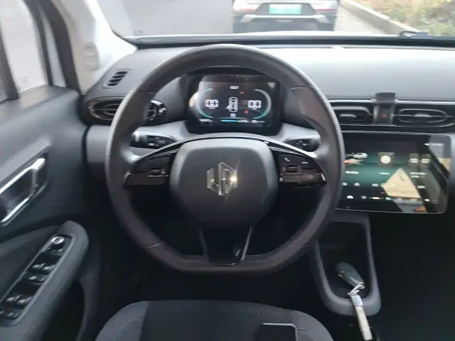 Leapmotor T03 — Фото автомобиля 10