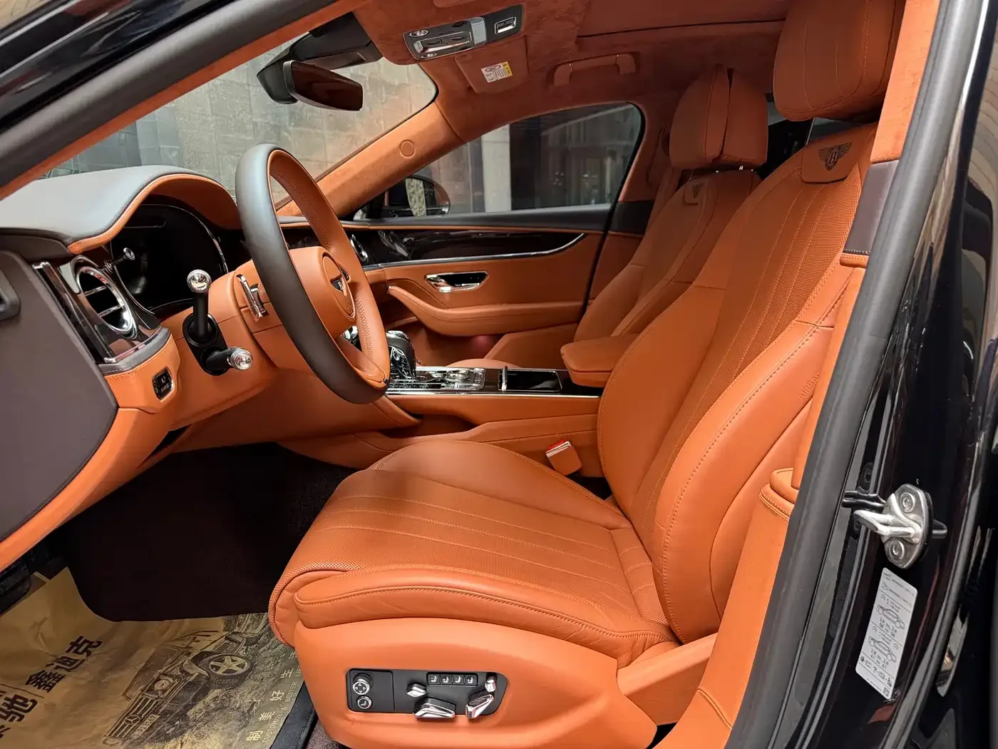 Bentley Flying Spur Plug-in Hybrid 2022 2.9T V6 Hybrid — Фото автомобиля 11