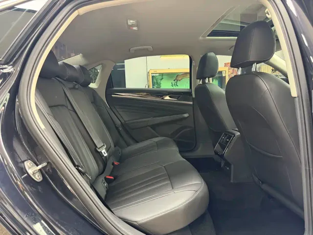 Volkswagen Passat — Фото автомобиля 22