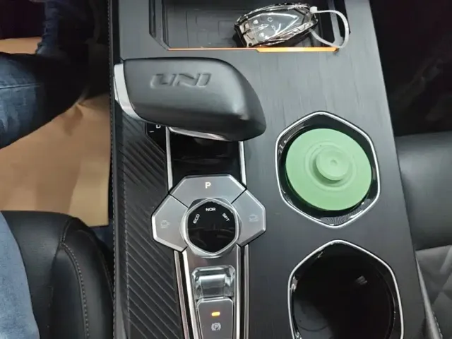 Changan Changan UNI-K 2021 2.0T Premium — Фото автомобиля 13
