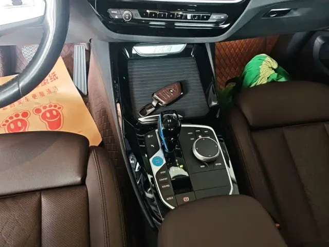 BMW iX3 — Фото автомобиля 13