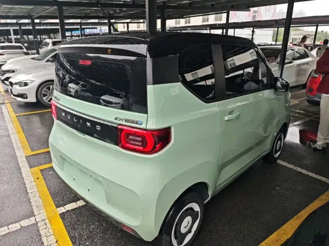 Wuling Hongguang Mini EV — Фото автомобиля 6