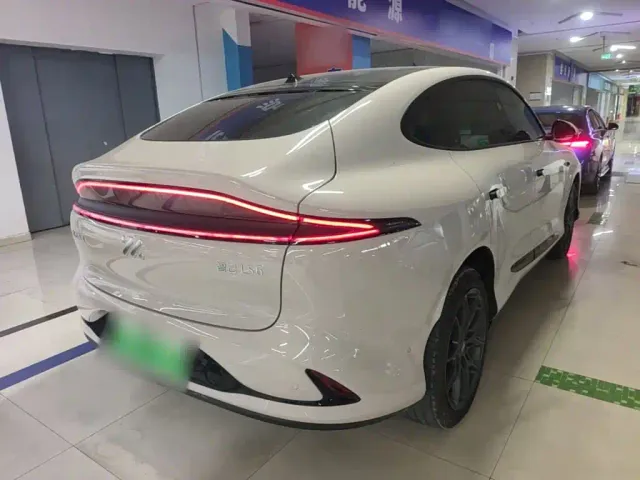IM Motors LS6 — Фото автомобиля 6