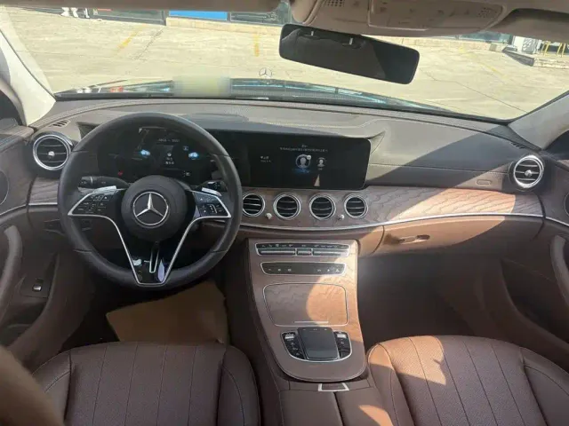 Mercedes-Benz E-Class — Фото автомобиля 7