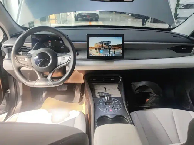 BYD Seal 05 DM-i — Фото автомобиля 9