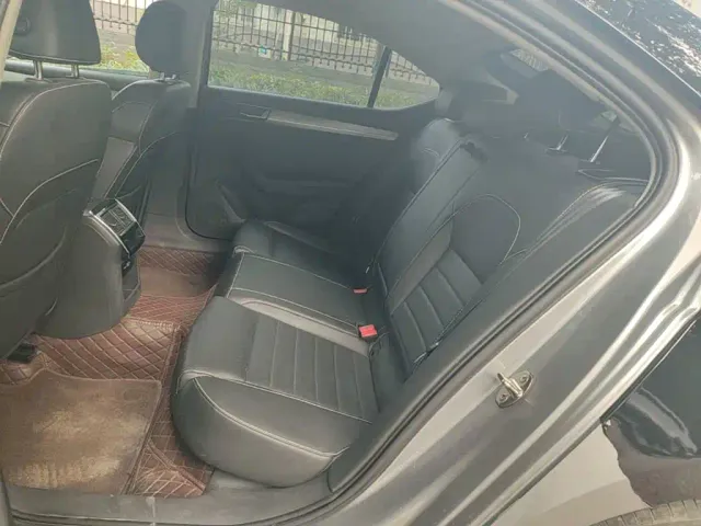 Skoda Superb — Фото автомобиля 16