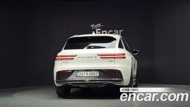 Genesis GV70 — Фото автомобиля 4