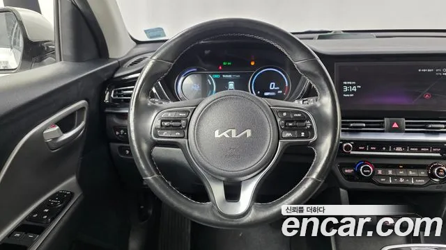 Kia Niro — Фото автомобиля 18