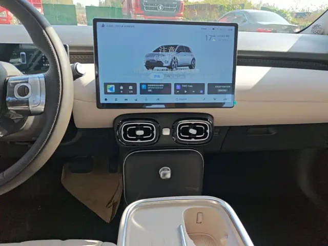 GAC Aion UT — Фото автомобиля 12