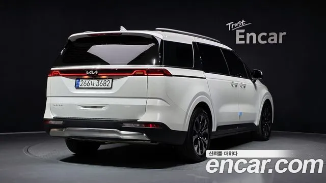 Kia Canival Carnival 4 поколение Бензин 7 мест Outdoor — Фото автомобиля 2