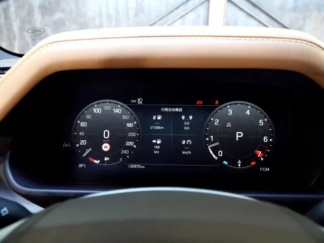 Land Rover Defender — Фото автомобиля 14