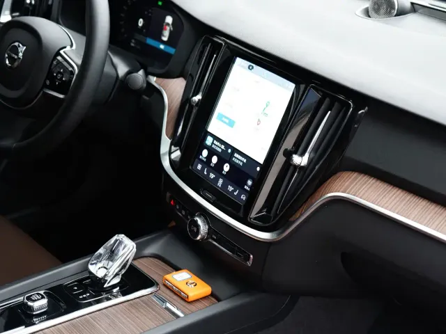 Volvo S60 — Фото автомобиля 12
