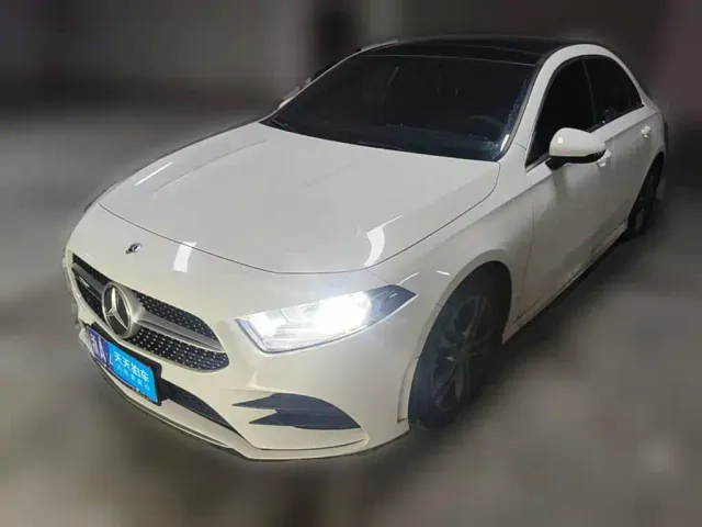 Фотография автомобиля — Mercedes-Benz A-Class