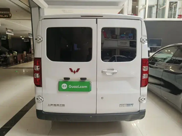Wuling Yangguang — Фото автомобиля 5
