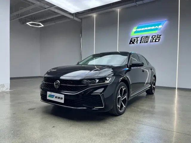 Фотография автомобиля — Volkswagen Passat