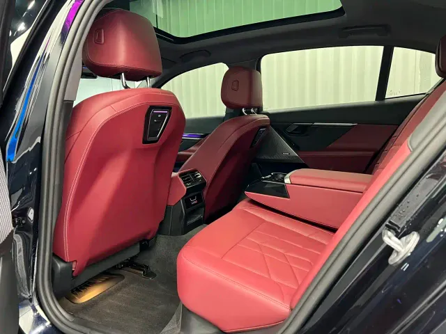 BMW 5 Series — Фото автомобиля 7