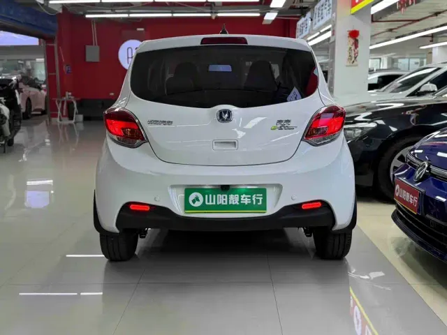 Changan Benben E-Star — Фото автомобиля 8