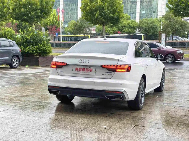 Audi A4L — Фото автомобиля 7