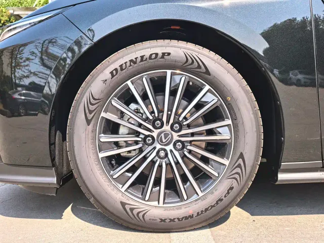Lexus ES — Фото автомобиля 22