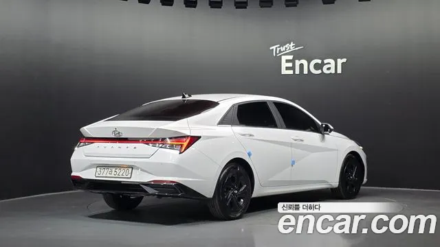 Hyundai Avante CN7 — Фото автомобиля 2