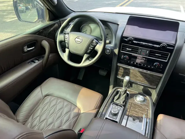 Nissan Patrol — Фото автомобиля 9