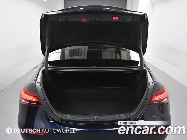 Mercedes-Benz E-Class — Фото автомобиля 19