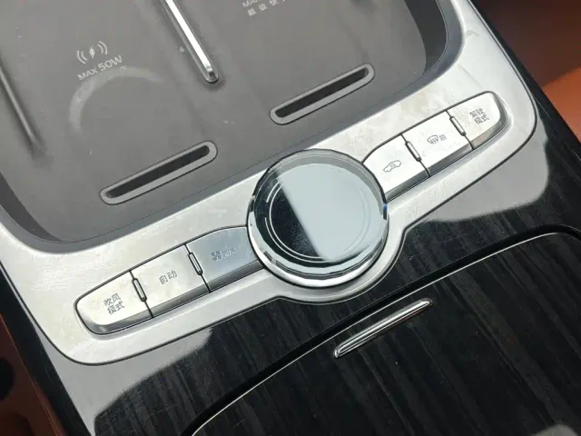 Geely Galaxy M9 — Фото автомобиля 26