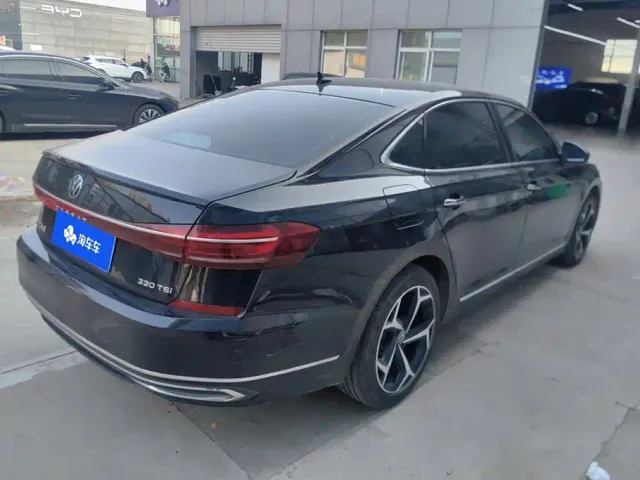 Volkswagen Passat — Фото автомобиля 3