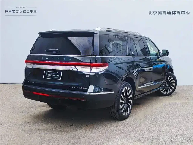 Lincoln Navigator — Фото автомобиля 5