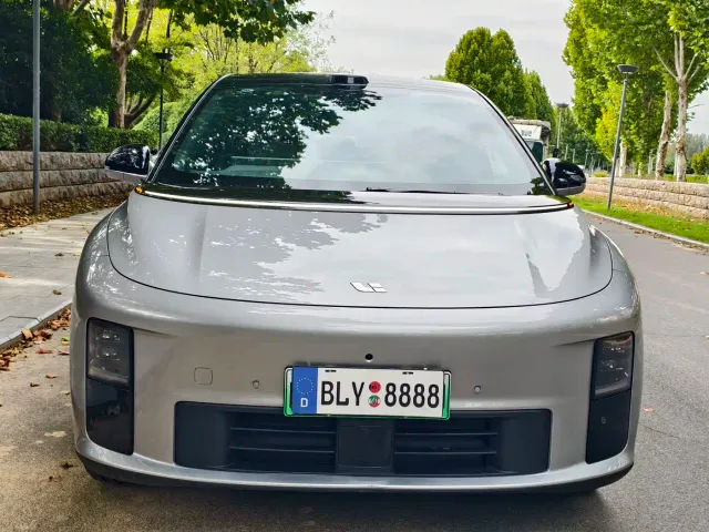 Li Auto i6 — Фото автомобиля 2