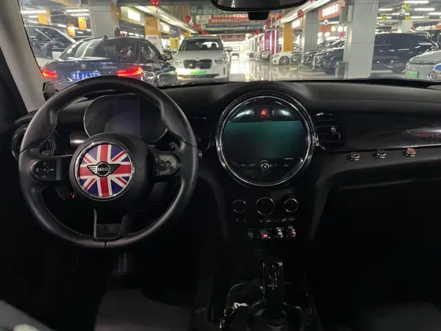 MINI Hatch — Фото автомобиля 3