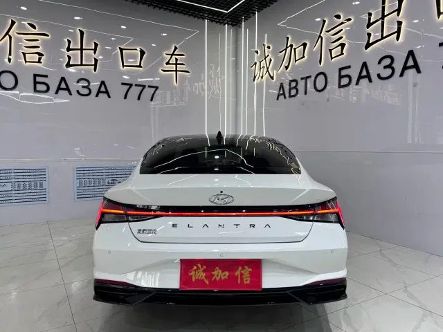 Hyundai Elantra — Фото автомобиля 5