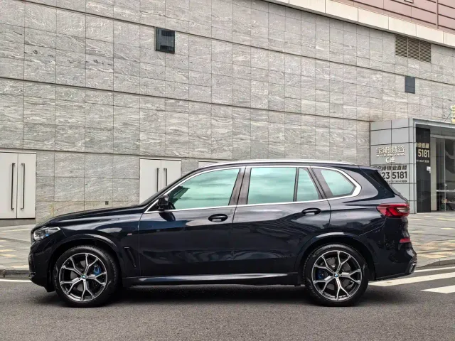 BMW X5 — Фото автомобиля 12