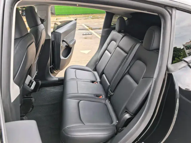 Tesla Model Y — Фото автомобиля 8