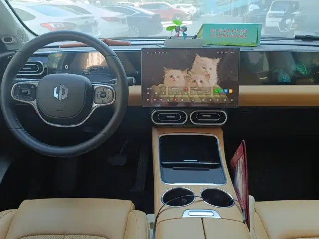 Leapmotor C11 — Фото автомобиля 12