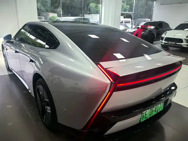 Xpeng P7 — Фото автомобиля 9