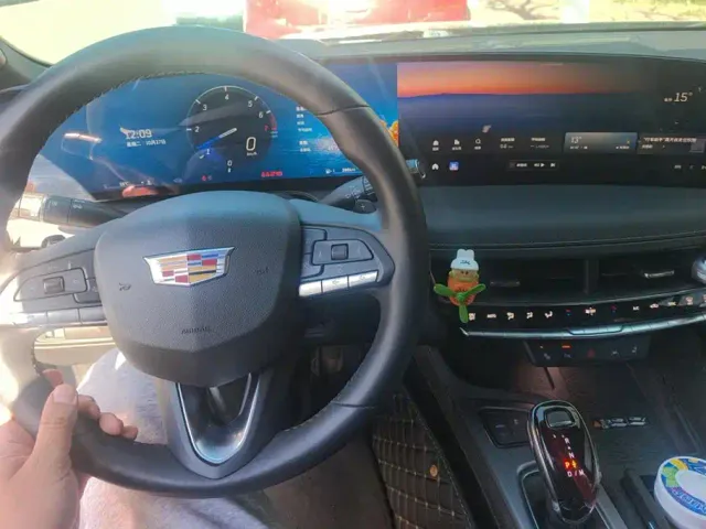 Cadillac CT5 — Фото автомобиля 13